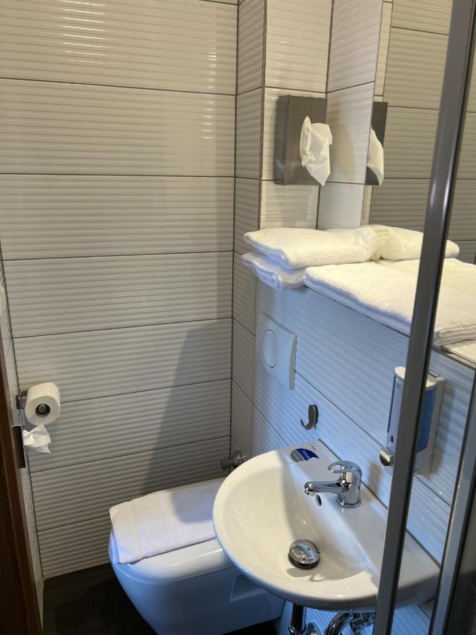 Hotel Pasa Paradies Kostenlose Parkplaetze Hanau Dış mekan fotoğraf